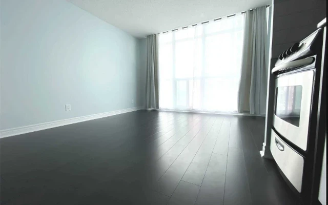 Encore at Equinox(50 Town Centre Court) 4