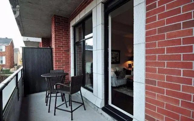 Carleton University in the vicinity of a total of apartments 4