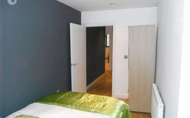 1 bedroom apartment near University of Bradford 2