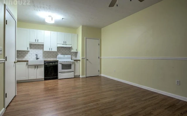 Market St Unit B37, Lowell, MA 01852 3