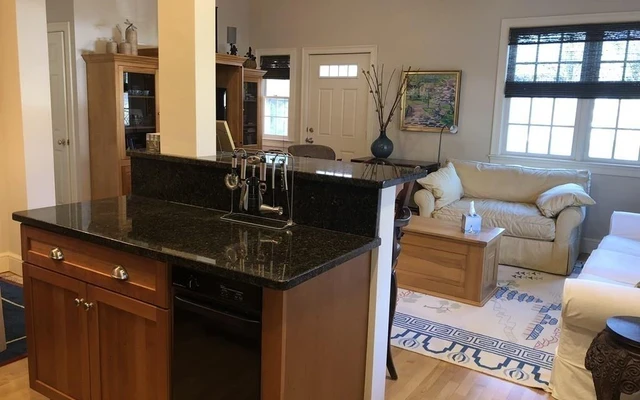 Raymond Unit B, Manchester, MA 01944 2