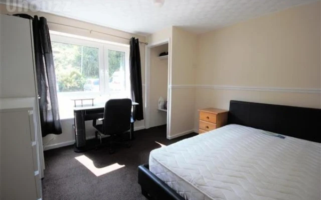 3 bedroom house close to University of Brighton 0